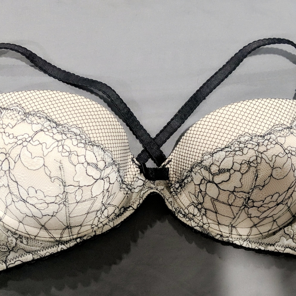 Victoria's secret Sexy Lace Cage Bra
